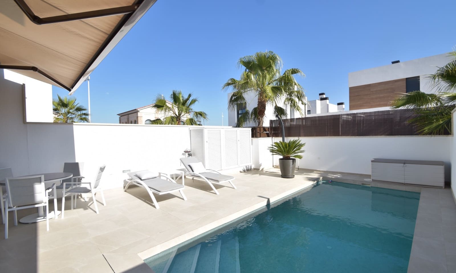 4 quarto Moradia para venda em Algorfa com piscina - 415 000 € (Ref: 8945082)