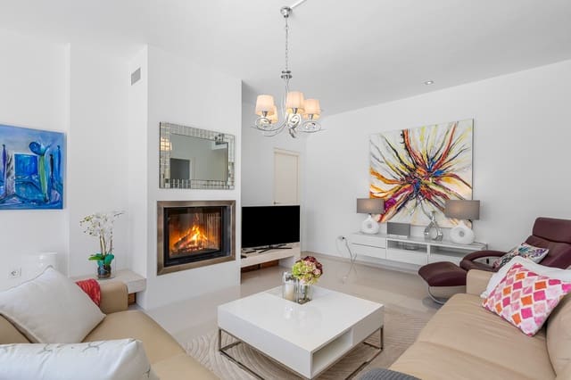 Chalet de 4 habitaciones en Ciudad Quesada, Rojales en venta con piscina - 750.000 € (Ref: 8967109)