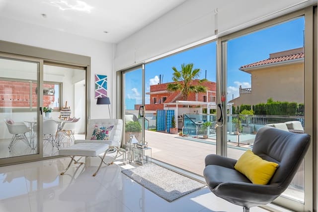 Chalet de 4 habitaciones en Ciudad Quesada, Rojales en venta con piscina - 750.000 € (Ref: 8967109)