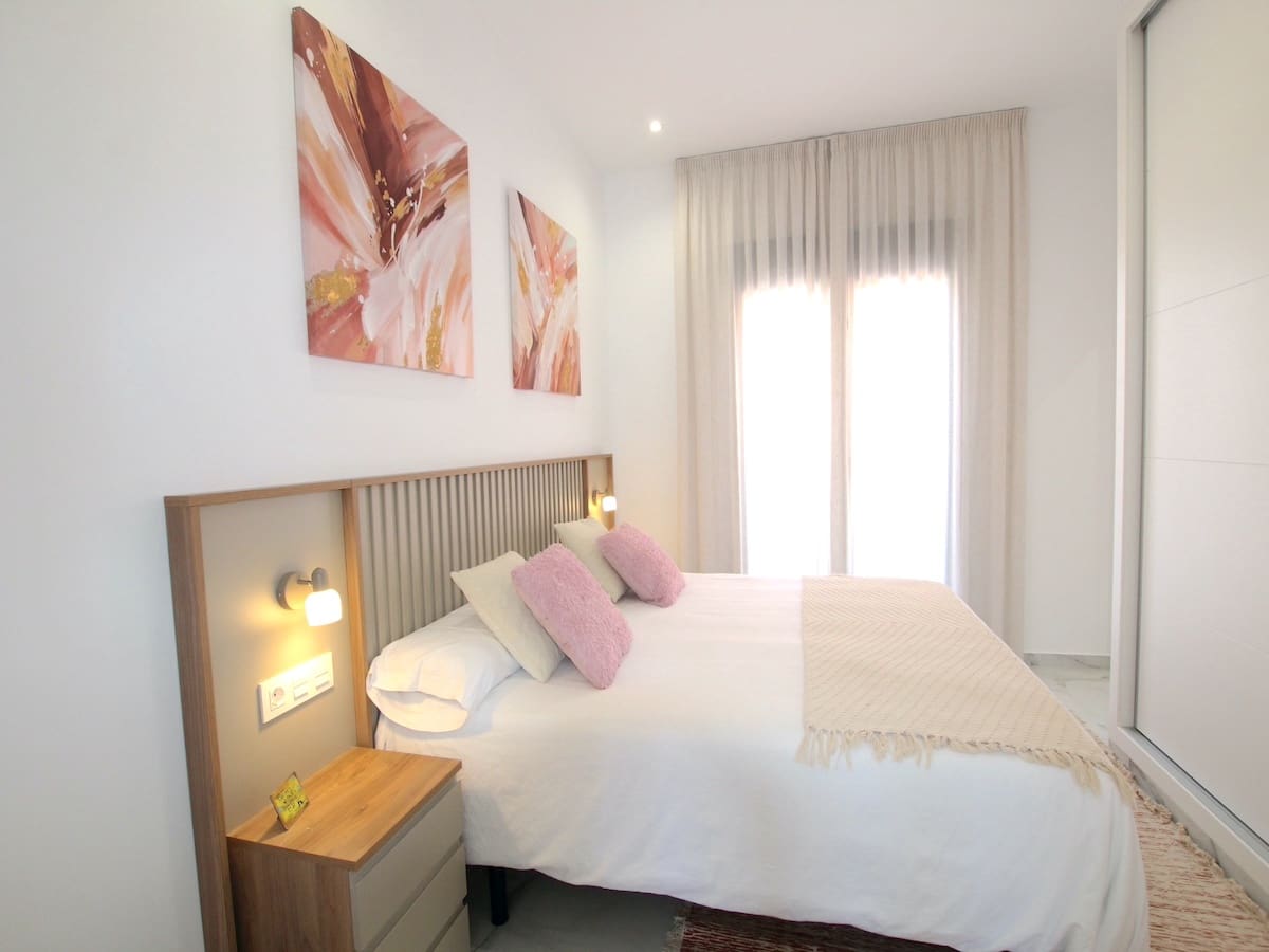 3 soveværelse Villa til salg i Torrevieja med swimmingpool - € 375.000 (Ref: 8989923)