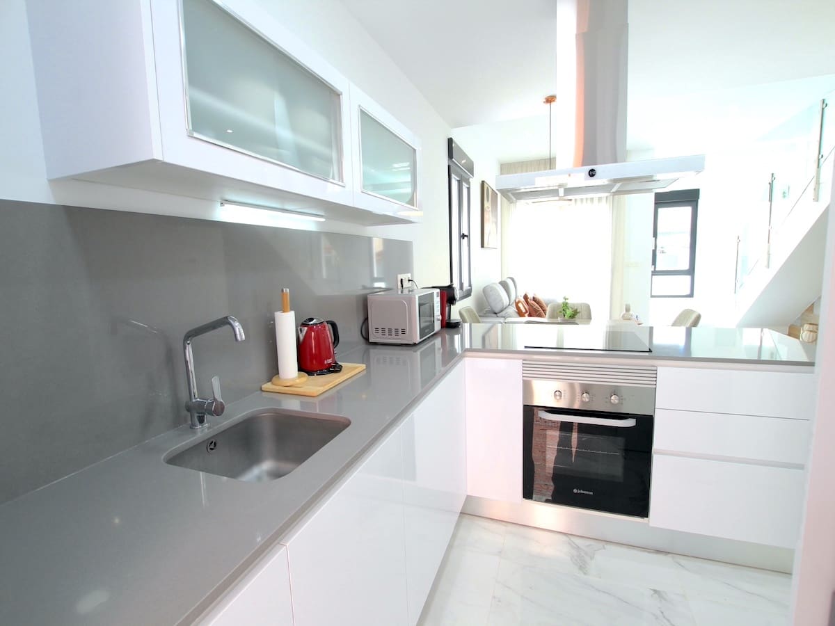 3 soveværelse Villa til salg i Torrevieja med swimmingpool - € 375.000 (Ref: 8989923)