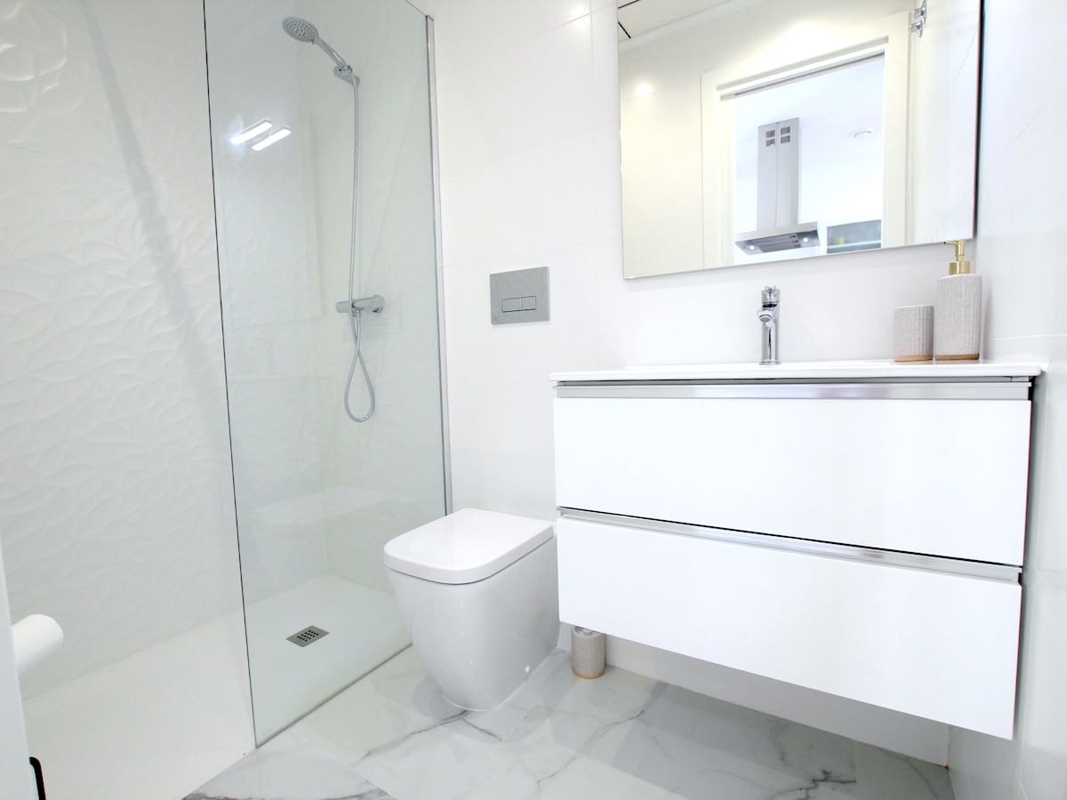 3 soveværelse Villa til salg i Torrevieja med swimmingpool - € 375.000 (Ref: 8989923)