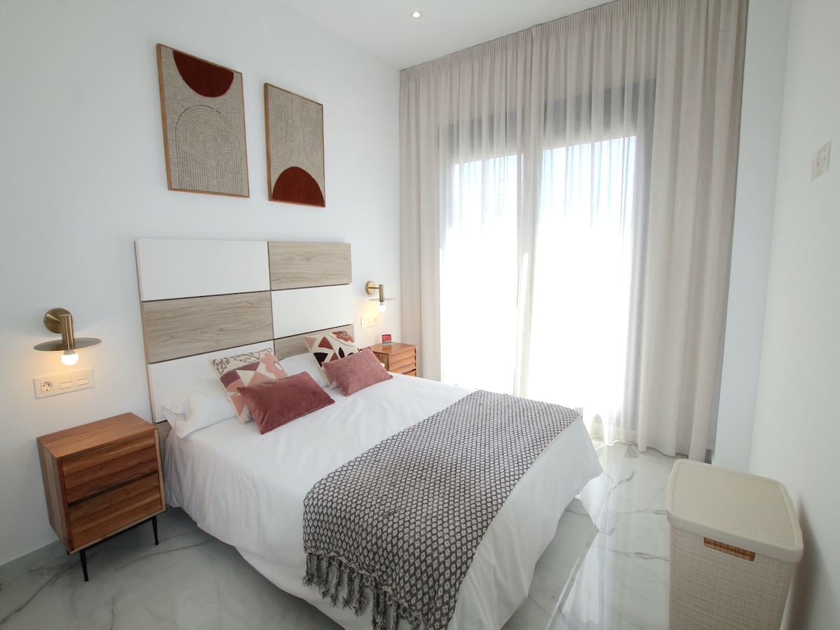 3 soveværelse Villa til salg i Torrevieja med swimmingpool - € 375.000 (Ref: 8989923)