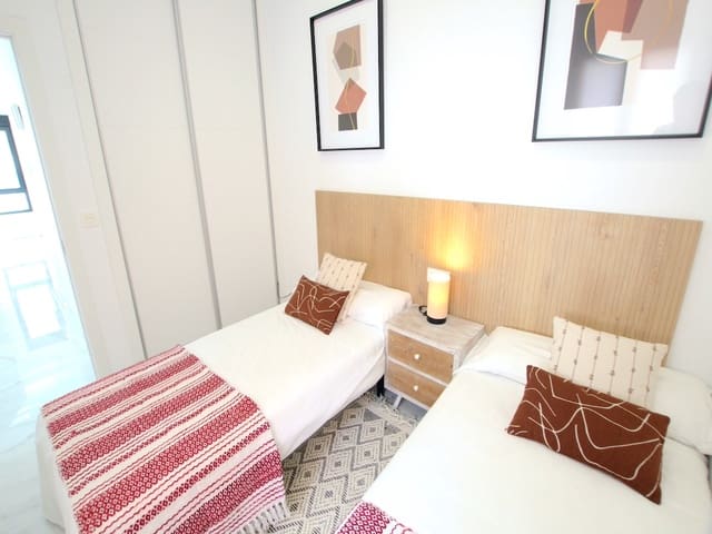 3 soveværelse Villa til salg i El Chaparral - La Siesta - La Torreta, Torrevieja med swimmingpool - € 375.000 (Ref: 8989923)