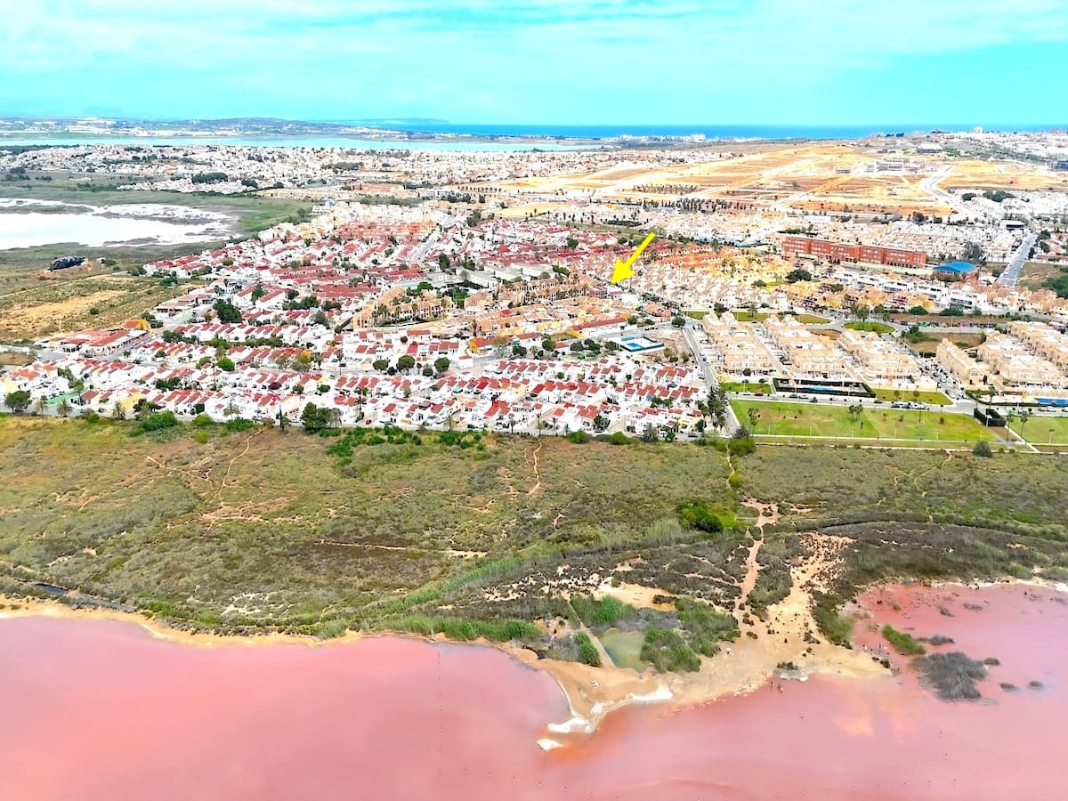 3 soveværelse Villa til salg i Torrevieja med swimmingpool - € 375.000 (Ref: 8989923)