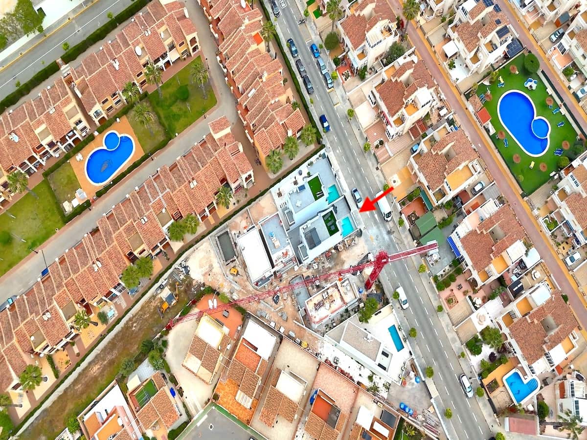 3 soveværelse Villa til salg i Torrevieja med swimmingpool - € 375.000 (Ref: 8989923)