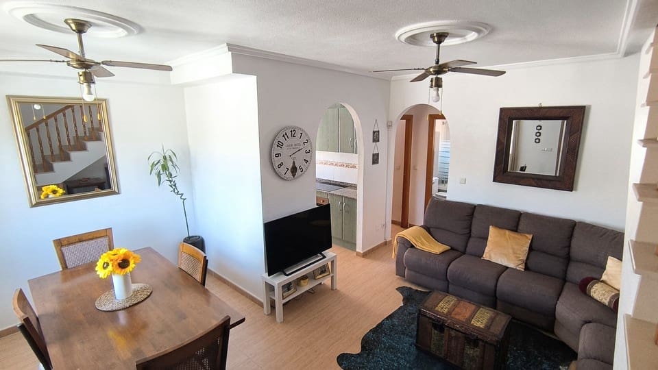 3 camera da letto Villetta Bifamiliare in vendita in Ciudad Quesada con piscina - 189.900 € (Rif: 9000280)