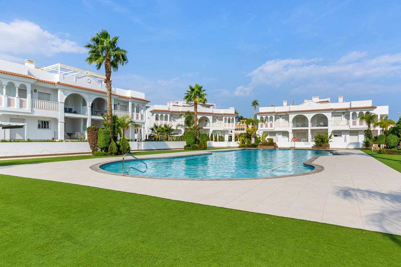 3 soveværelse Lejlighed til salg i Ciudad Quesada med swimmingpool - € 350.000 (Ref: 9002078)