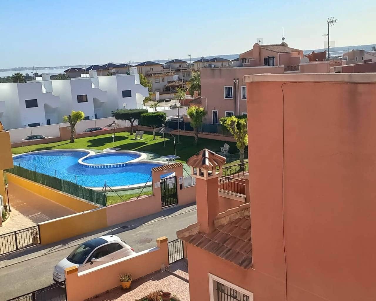 3 soveværelse Rækkehus til salg i Los Montesinos med swimmingpool - € 178.000 (Ref: 9022244)