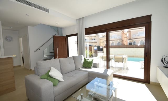 3 soverom Villa til salgs i La Marina, Elche / Elx med svømmebasseng - € 350 000 (Ref: 9035334)