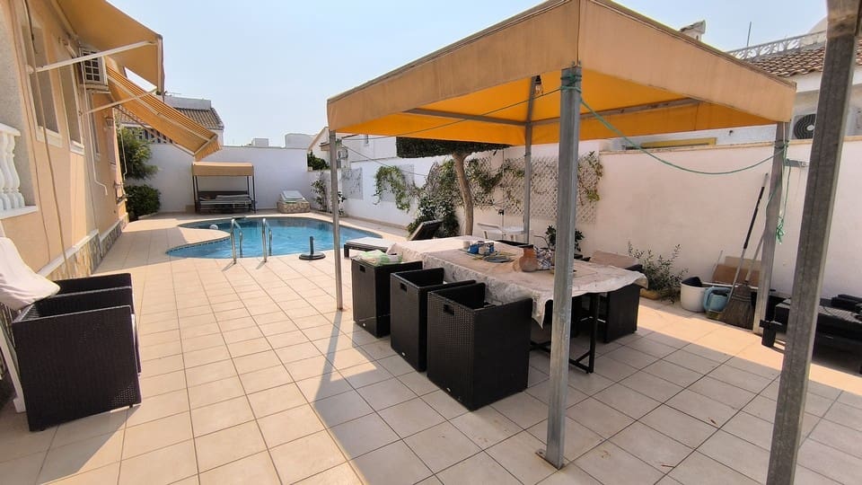 3 bedroom Villa for sale in Ciudad Quesada with pool - € 495,000 (Ref: 9049953)