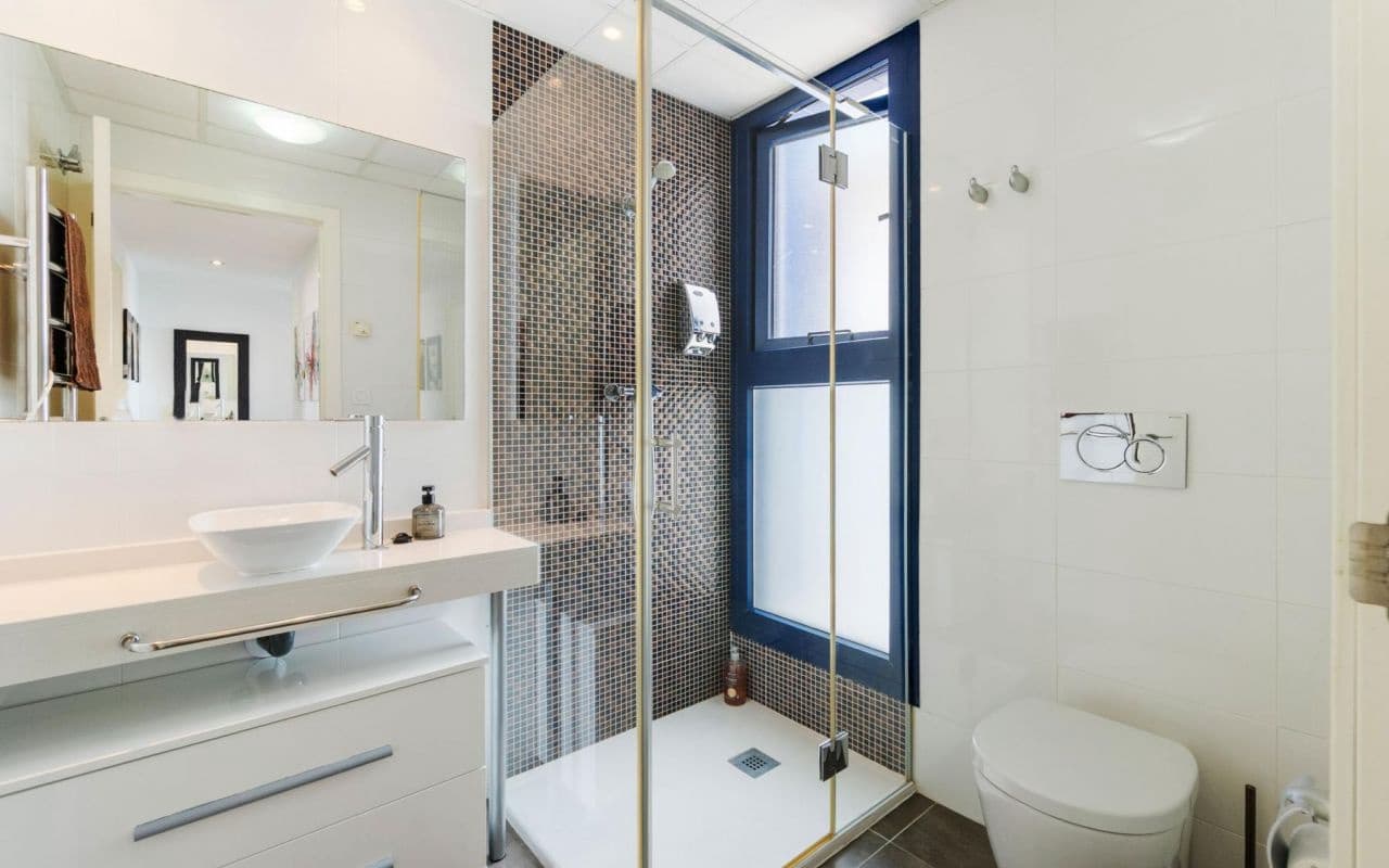 3 bedroom Apartment for sale in Punta Prima with pool - € 590,000 (Ref: 9058241)