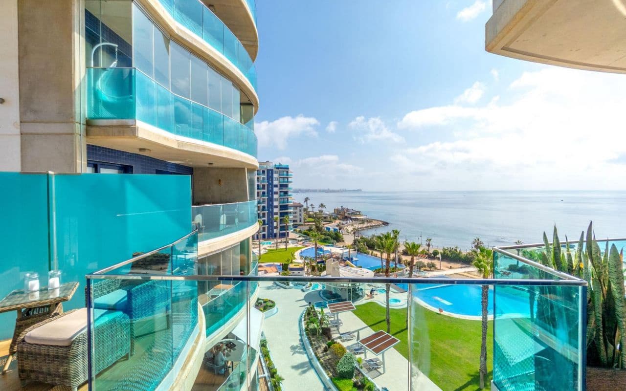 3 bedroom Apartment for sale in Punta Prima with pool - € 590,000 (Ref: 9058241)