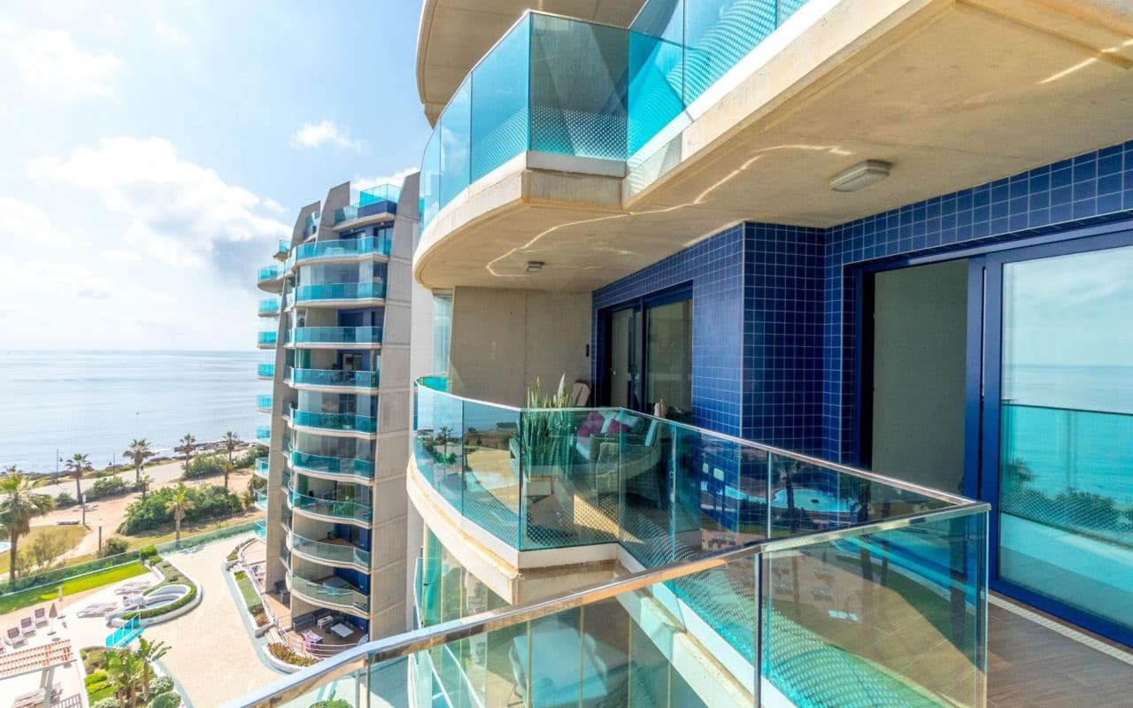 3 bedroom Apartment for sale in Punta Prima with pool - € 590,000 (Ref: 9058241)