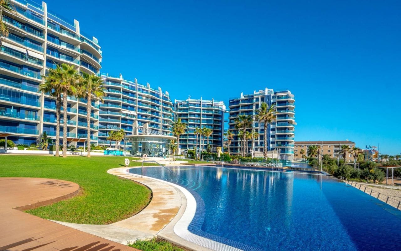3 bedroom Apartment for sale in Punta Prima with pool - € 590,000 (Ref: 9058241)