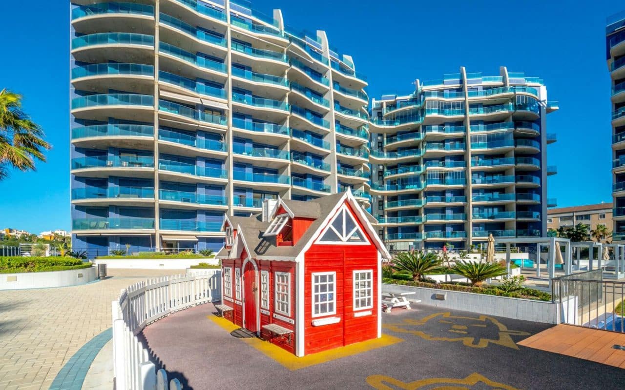 3 bedroom Apartment for sale in Punta Prima with pool - € 590,000 (Ref: 9058241)