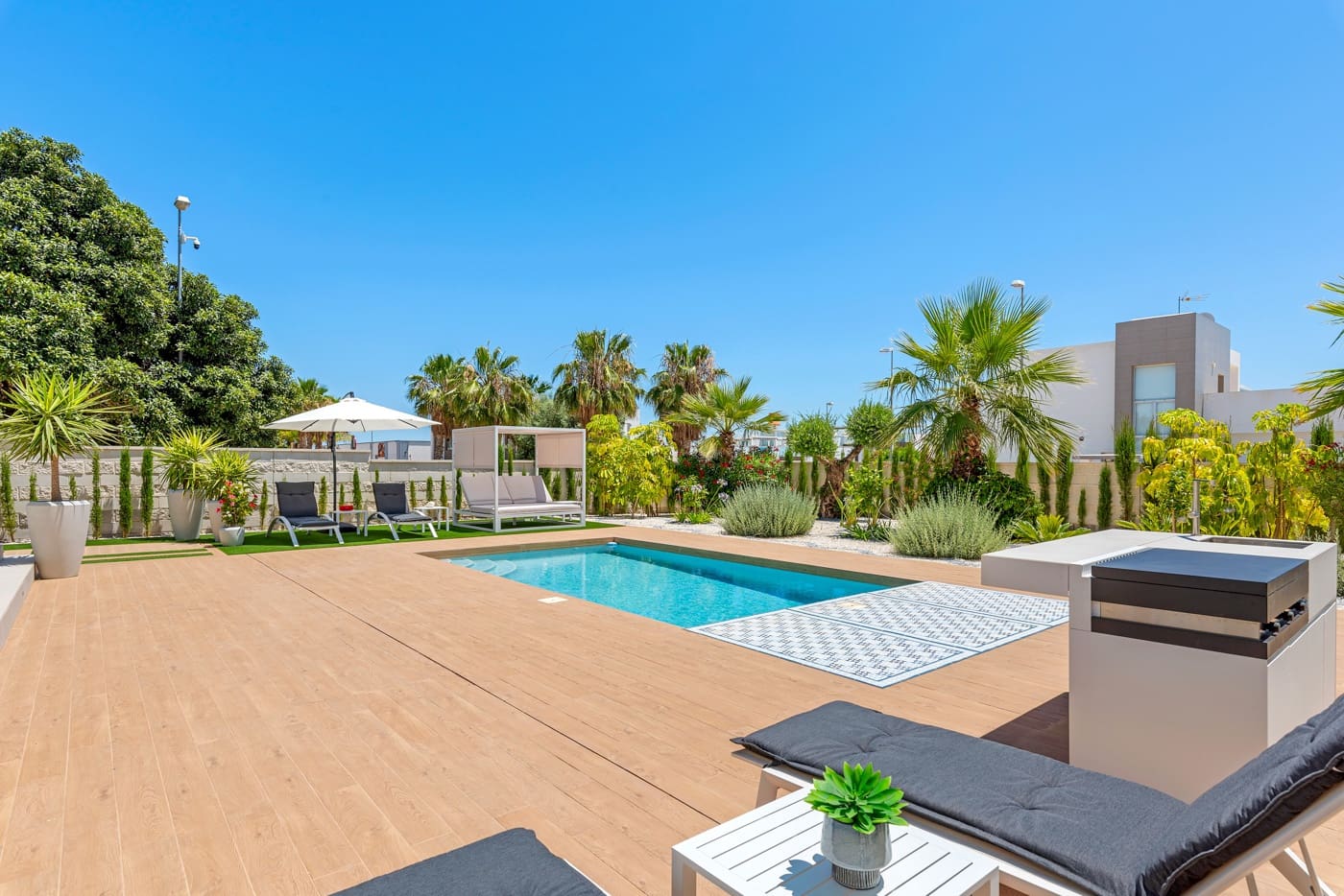 3 makuuhuone Huvila myytävänä paikassa Ciudad Quesada mukana uima-altaan - 1 200 000 € (Ref: 9099469)