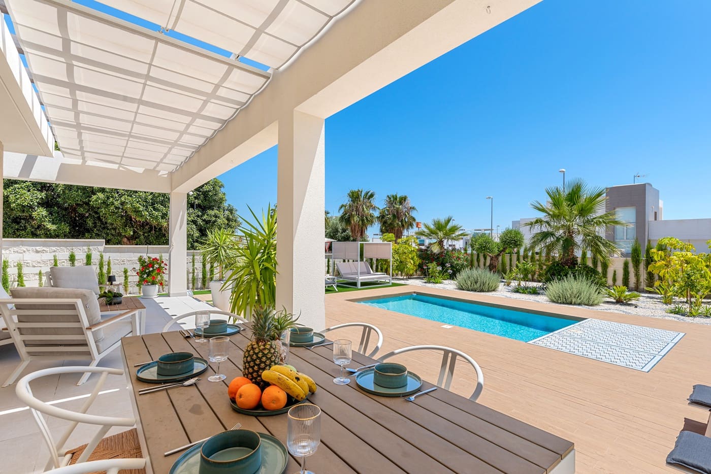 3 makuuhuone Huvila myytävänä paikassa Ciudad Quesada mukana uima-altaan - 1 200 000 € (Ref: 9099469)