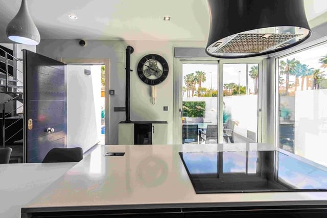 3 soveværelse Villa til salg i Daya Vieja med swimmingpool - € 399.000 (Ref: 9105193)