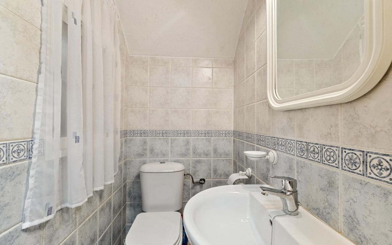 3 soverom Rekkehus til salgs i Torrevieja med svømmebasseng - € 165 000 (Ref: 9129271)