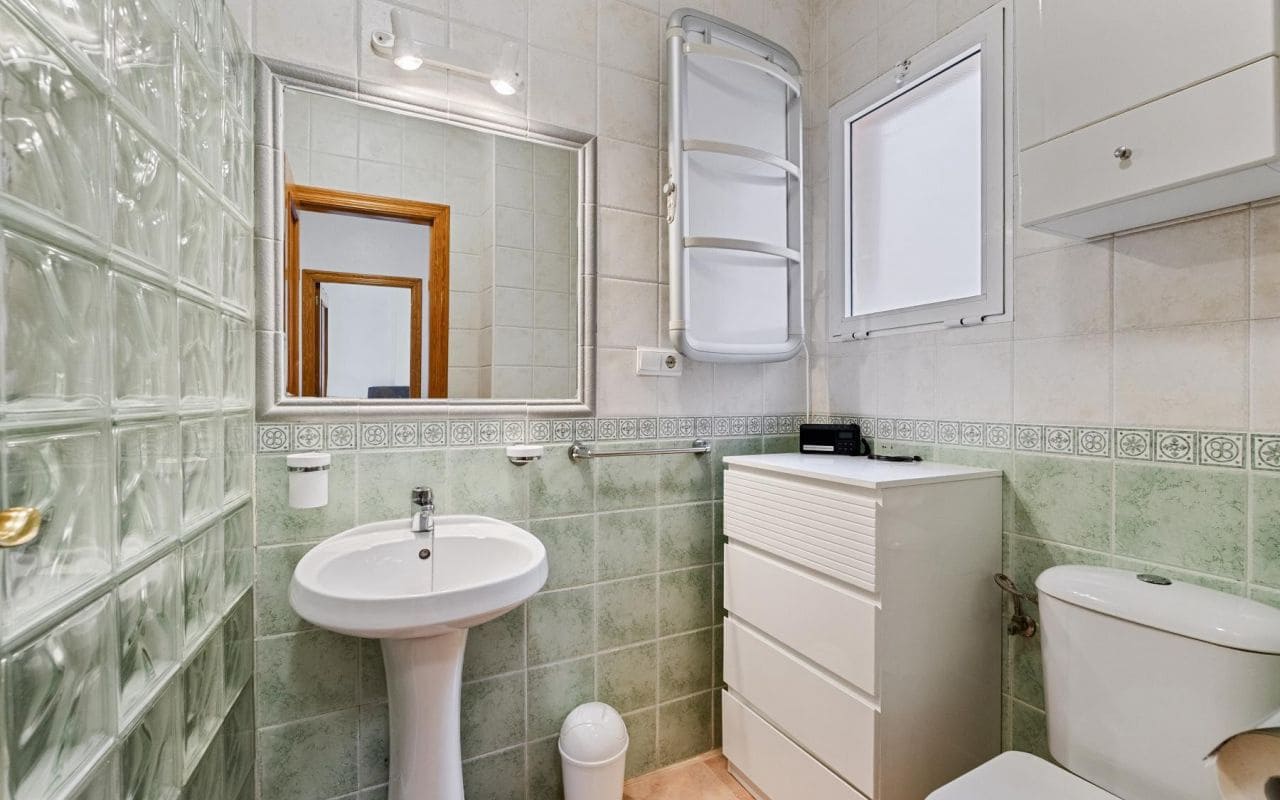 3 soverom Rekkehus til salgs i Torrevieja med svømmebasseng - € 165 000 (Ref: 9129271)