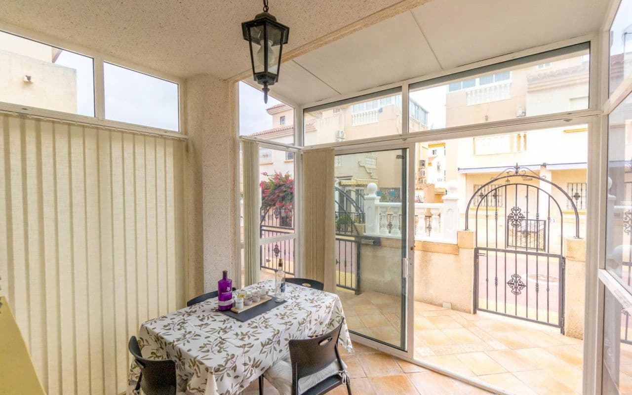 3 soverom Rekkehus til salgs i Torrevieja med svømmebasseng - € 165 000 (Ref: 9129271)