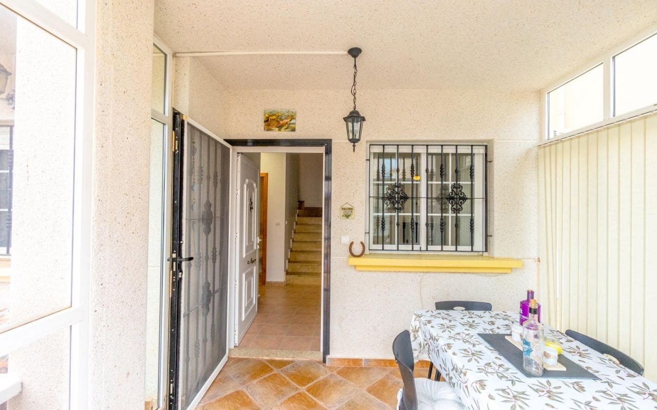 3 soverom Rekkehus til salgs i Torrevieja med svømmebasseng - € 165 000 (Ref: 9129271)