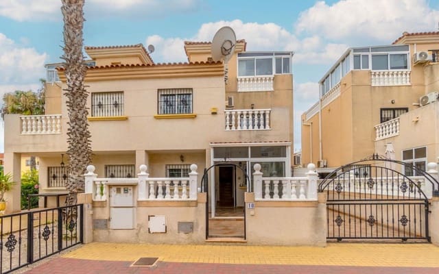 3 bedroom Terraced Villa for sale in Torrevieja with pool - € 165,000 (Ref: 9129271)