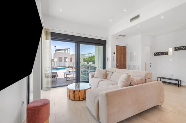 3 bedroom Villa for sale in Villamartin, Orihuela with pool - € 759,000 (Ref: 9131077)