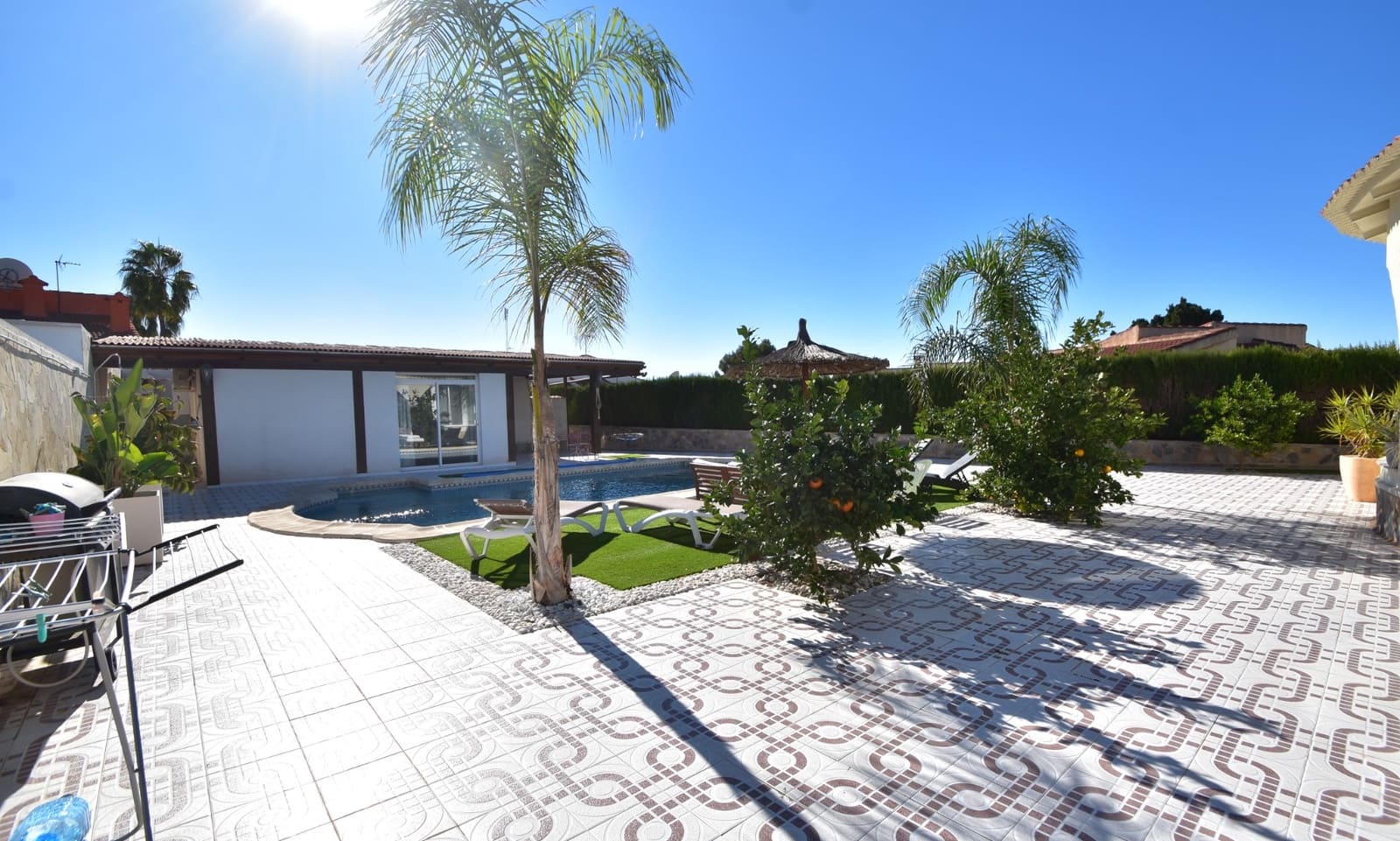 4 bedroom Villa for sale in Ciudad Quesada with pool garage - € 549,000 (Ref: 9131429)