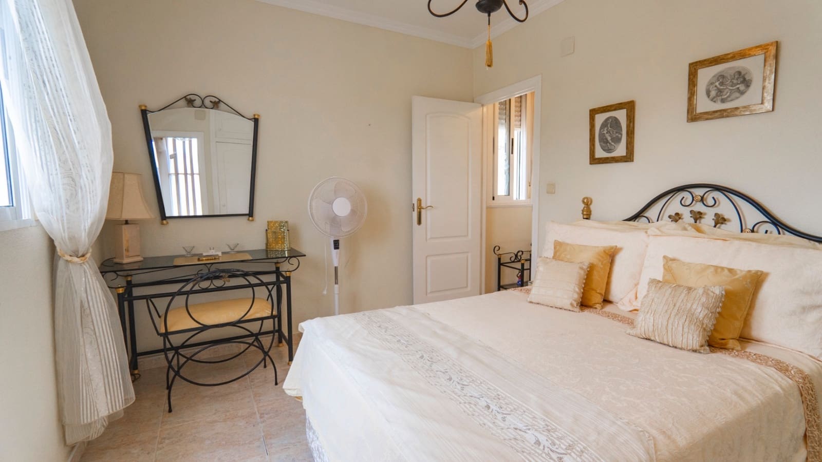 5 bedroom Villa for sale in Ciudad Quesada with pool - € 350,000 (Ref: 9131735)