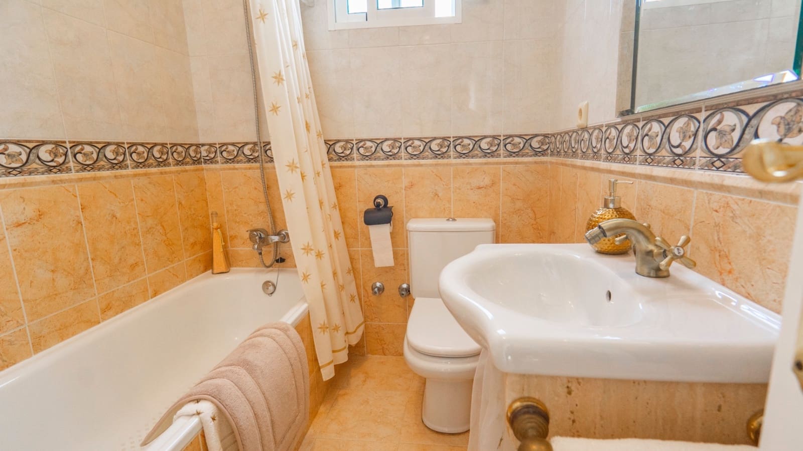 5 bedroom Villa for sale in Ciudad Quesada with pool - € 350,000 (Ref: 9131735)