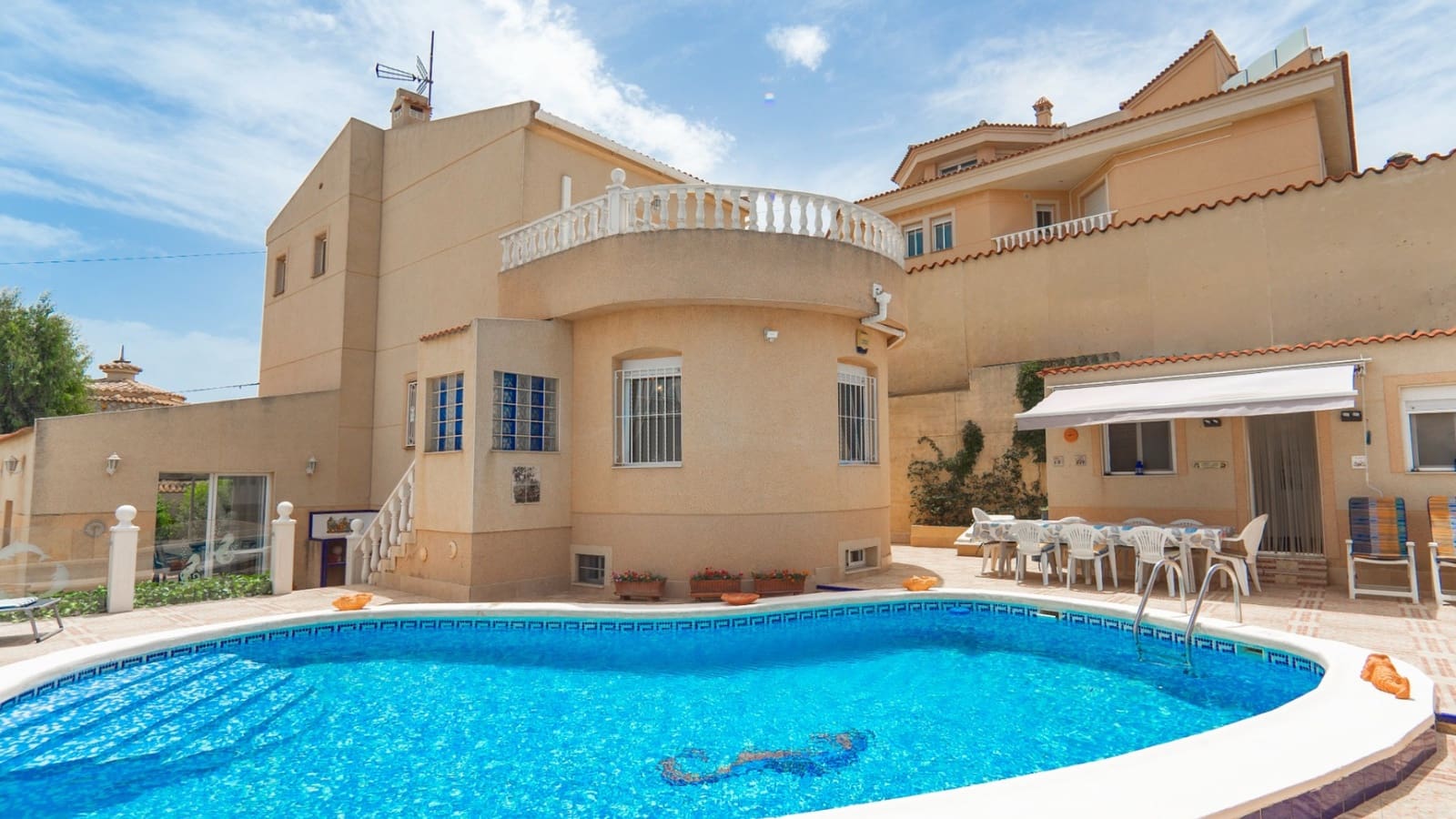 5 bedroom Villa for sale in Ciudad Quesada with pool - € 350,000 (Ref: 9131735)