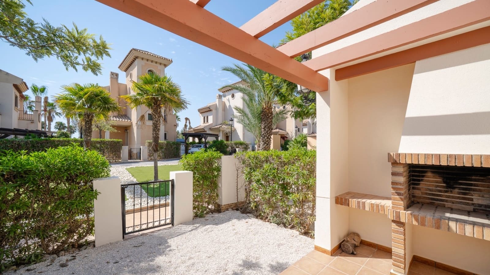 3 slaapkamer Halfvrijstaande villa te koop in Algorfa met zwembad - € 230.000 (Ref: 9133138)