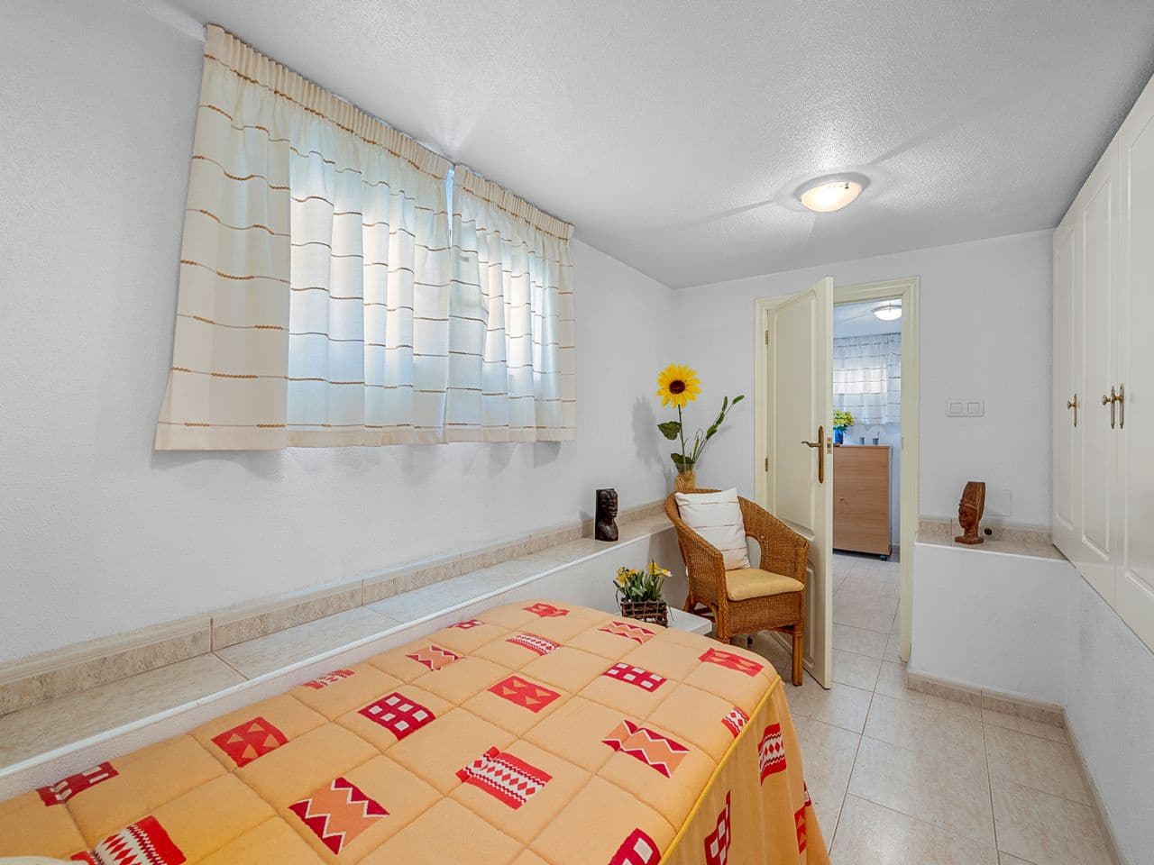 5 chambre Villa/Maison à vendre à Benimar avec piscine - 389 000 € (Ref: 9133451)