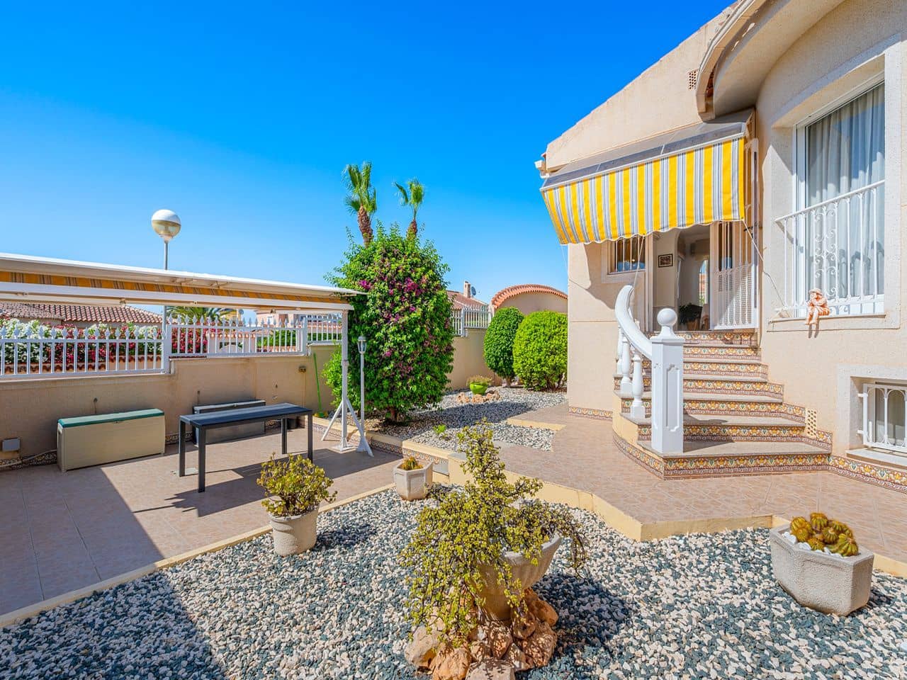 5 chambre Villa/Maison à vendre à Benimar avec piscine - 389 000 € (Ref: 9133451)