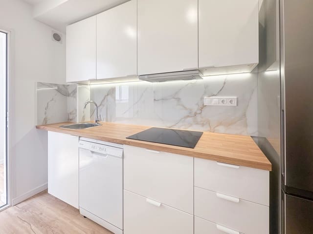 2 soverom Leilighet til salgs i Punta Prima, Torrevieja med svømmebasseng - € 189 000 (Ref: 9141935)