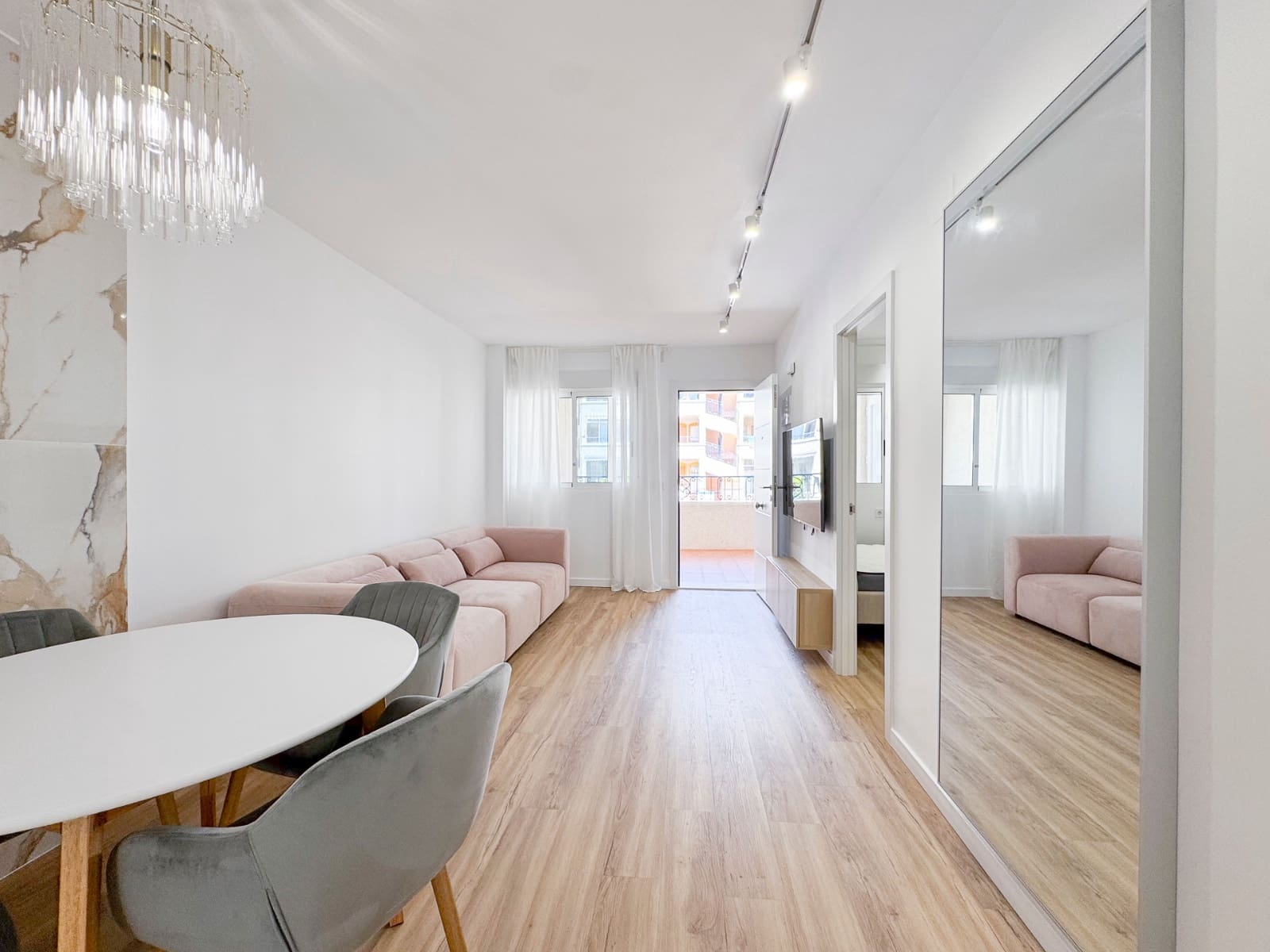 2 bedroom Apartment for sale in Punta Prima with pool - € 189,000 (Ref: 9141935)