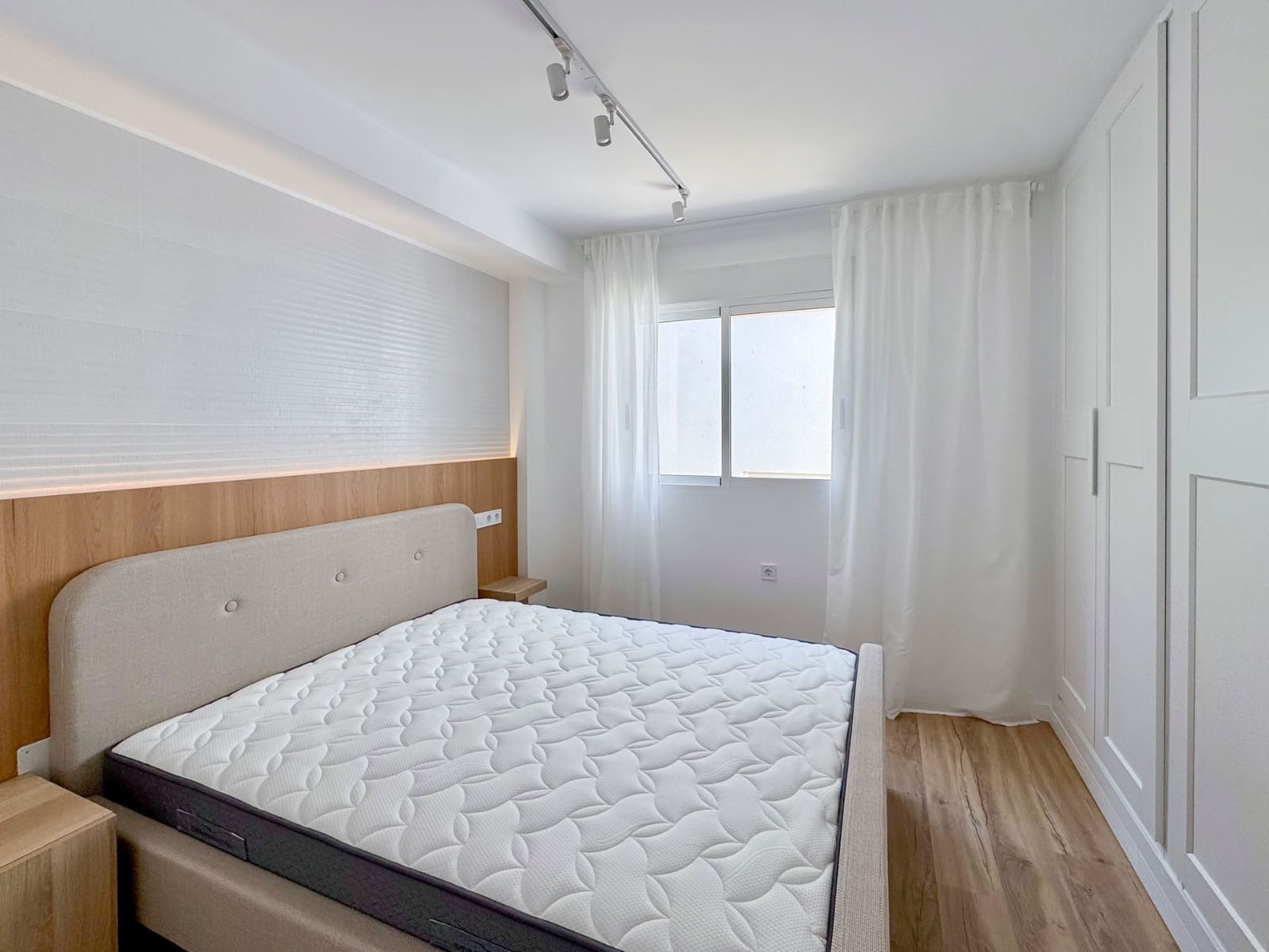 2 bedroom Apartment for sale in Punta Prima with pool - € 189,000 (Ref: 9141935)