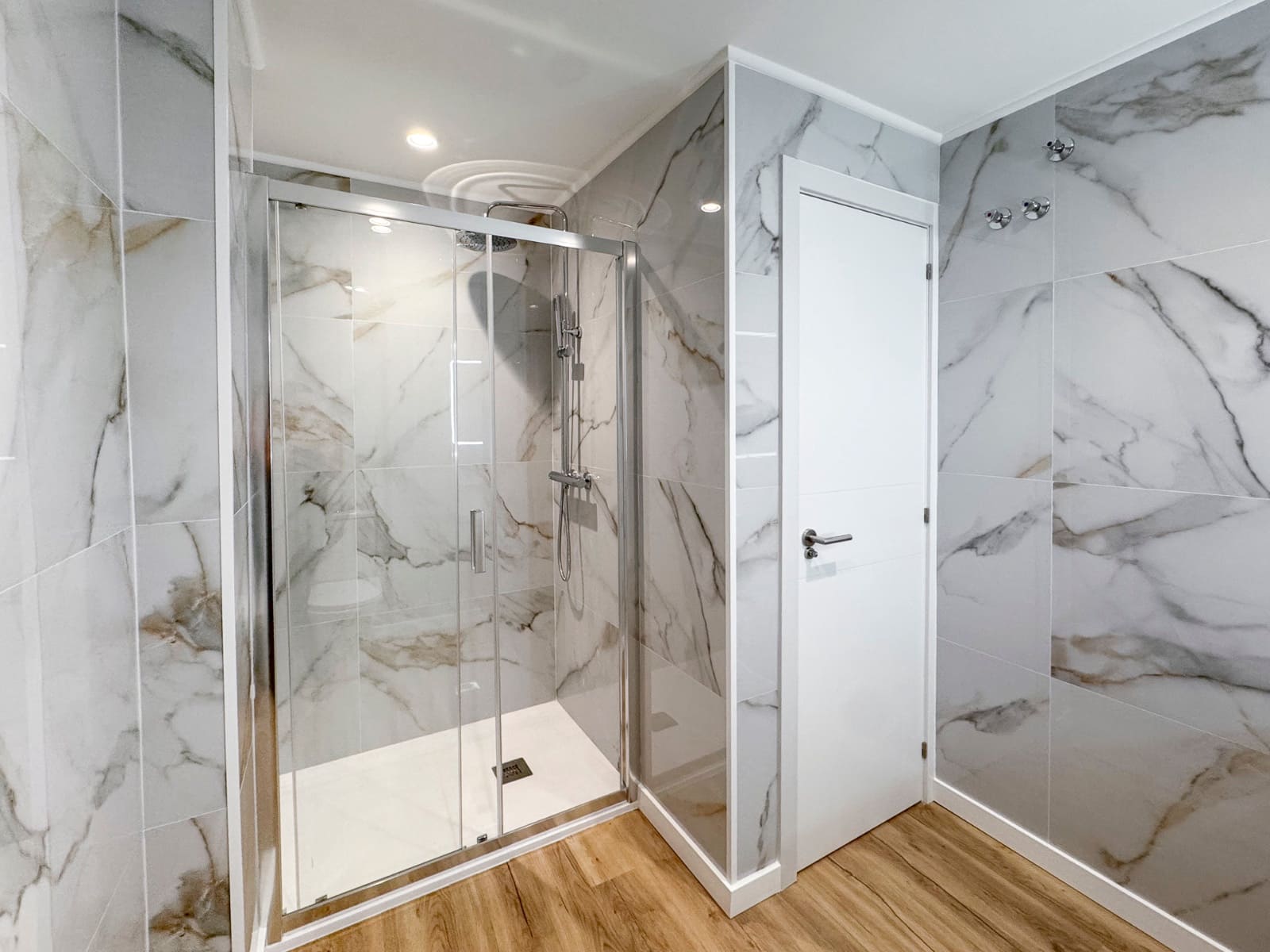 2 bedroom Apartment for sale in Punta Prima with pool - € 189,000 (Ref: 9141935)