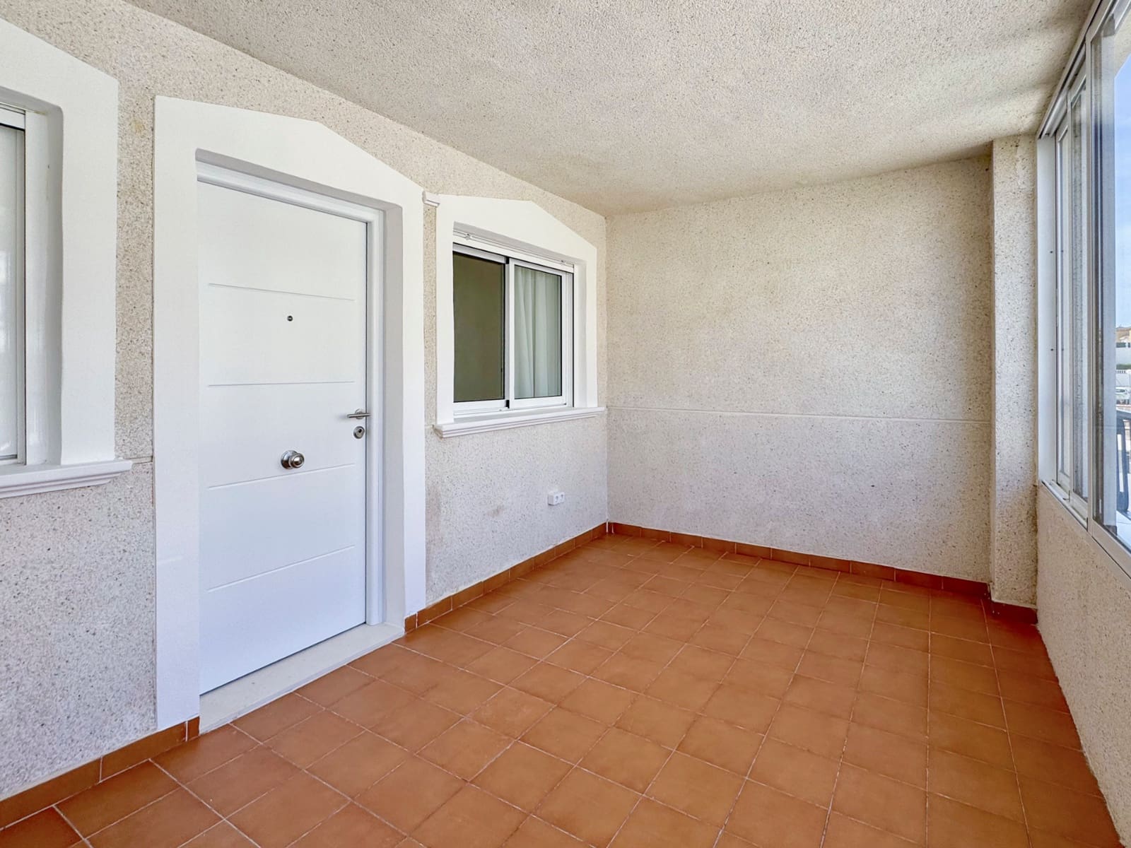 2 bedroom Apartment for sale in Punta Prima with pool - € 189,000 (Ref: 9141935)