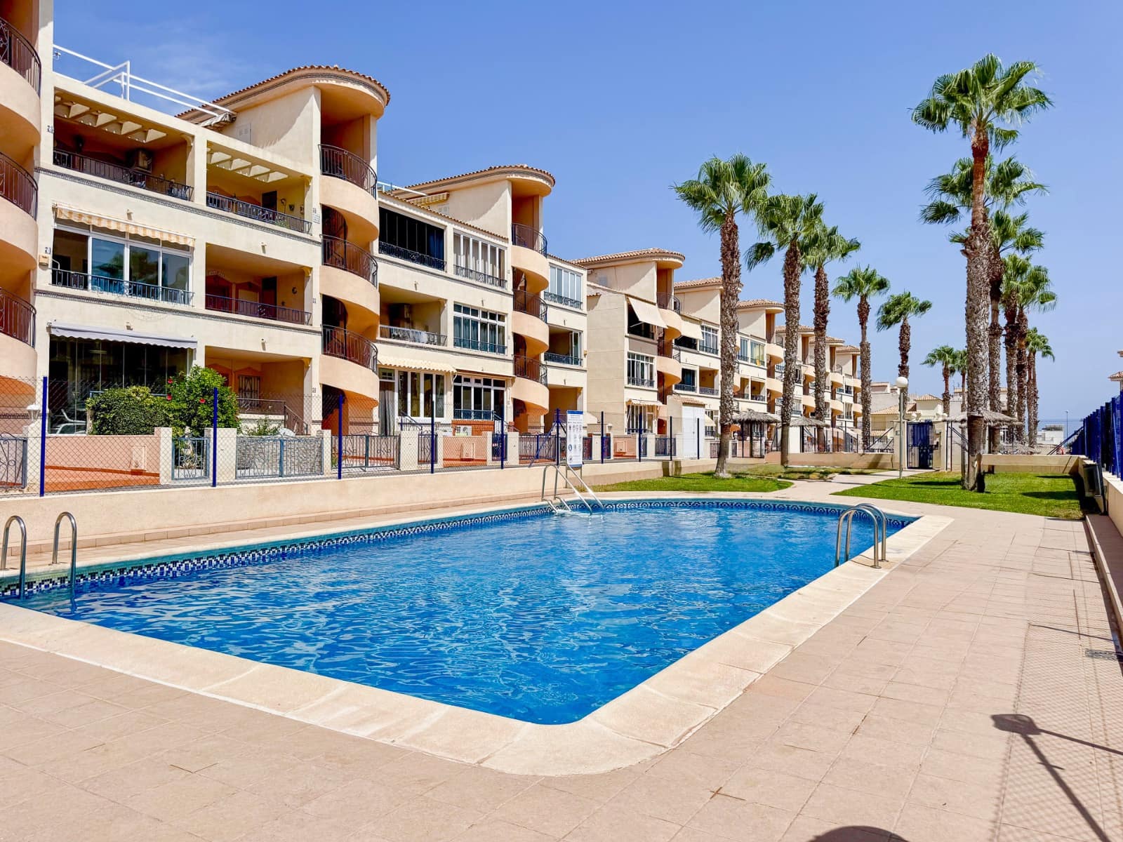 2 bedroom Apartment for sale in Punta Prima with pool - € 189,000 (Ref: 9141935)