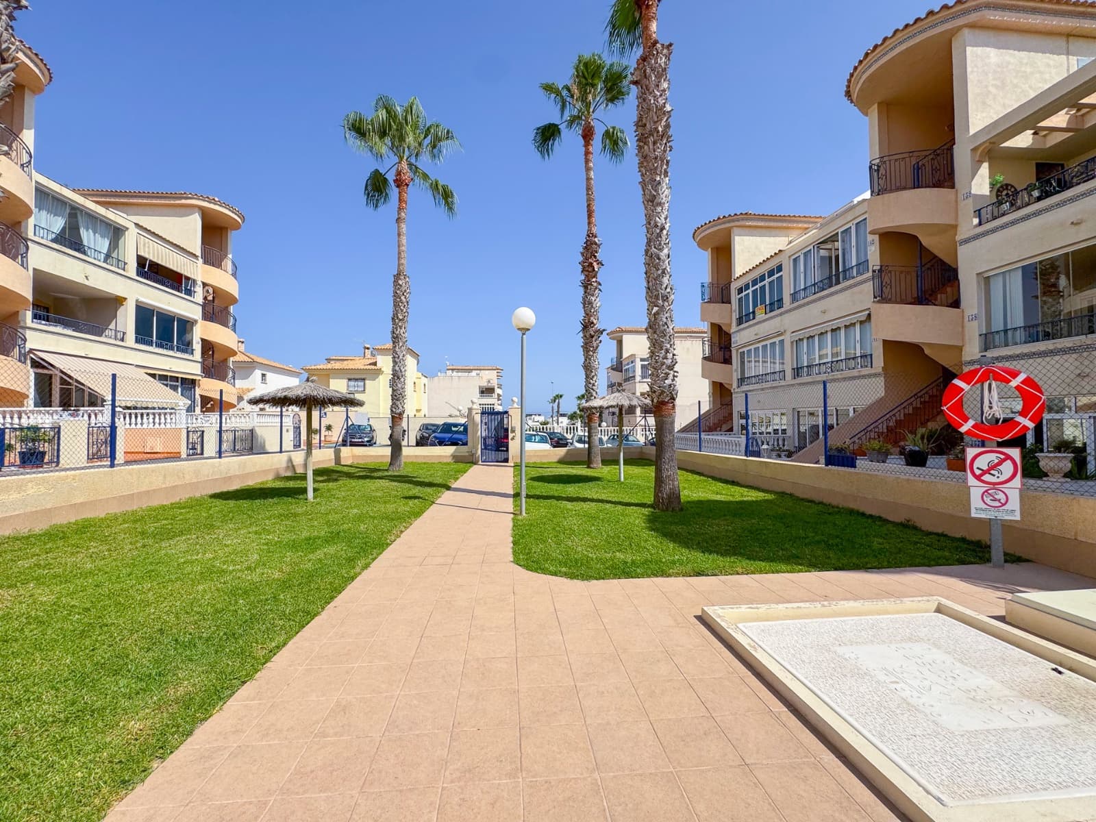 2 bedroom Apartment for sale in Punta Prima with pool - € 189,000 (Ref: 9141935)