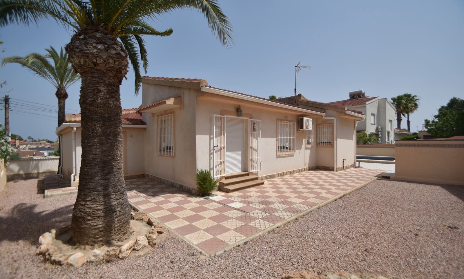 3 bedroom Villa for sale in Ciudad Quesada with pool garage - € 480,000 (Ref: 9146130)