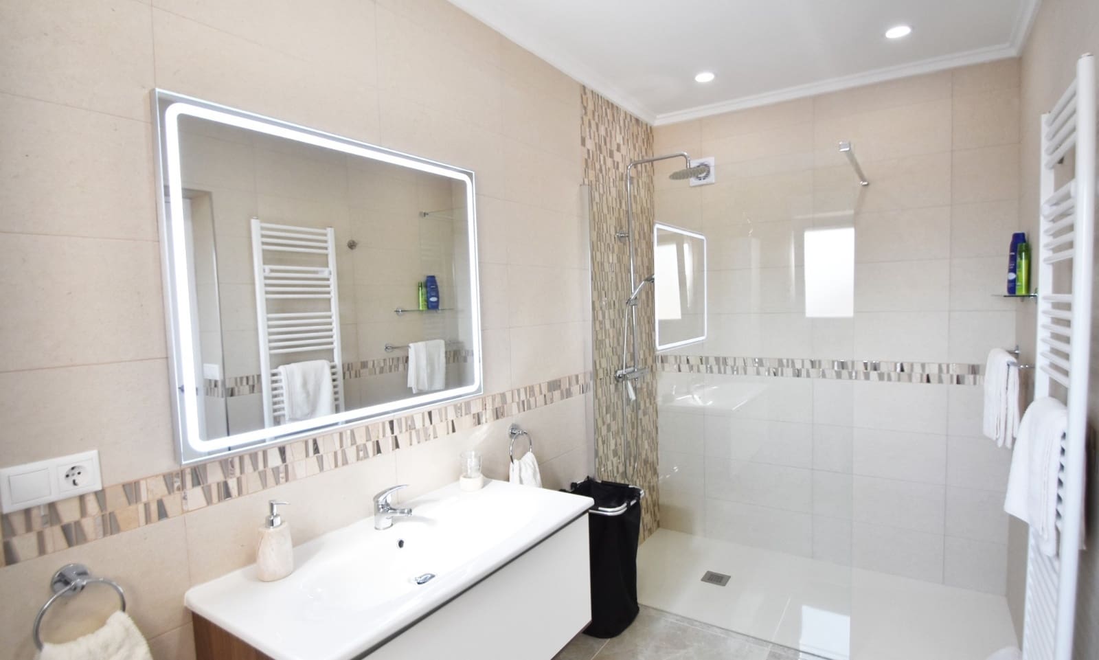 3 soverom Villa til salgs i Ciudad Quesada med svømmebasseng - € 599 000 (Ref: 9146256)