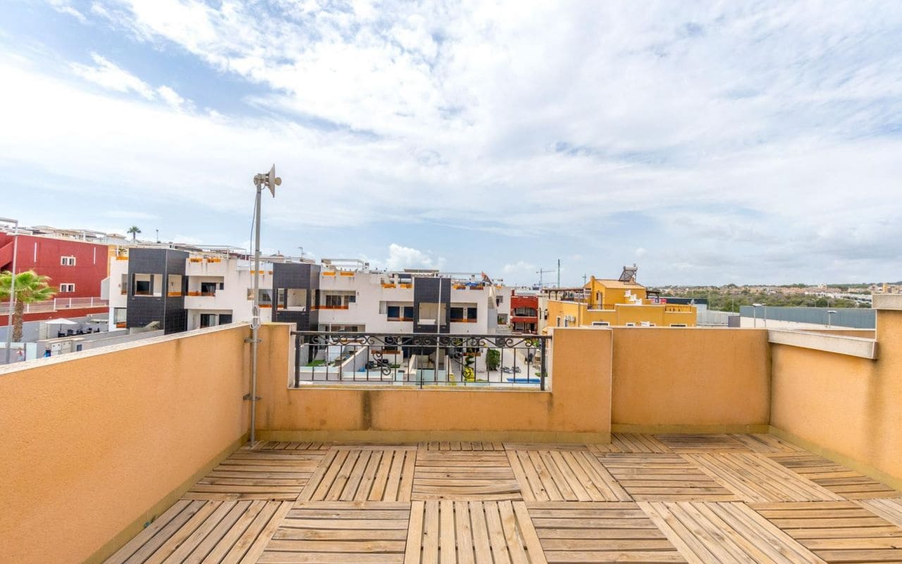 3 quarto Moradia em Banda para venda em Orihuela Costa com piscina - 219 000 € (Ref: 9153136)