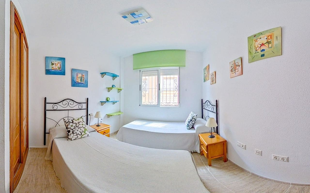 3 quarto Moradia em Banda para venda em Orihuela Costa com piscina - 219 000 € (Ref: 9153136)