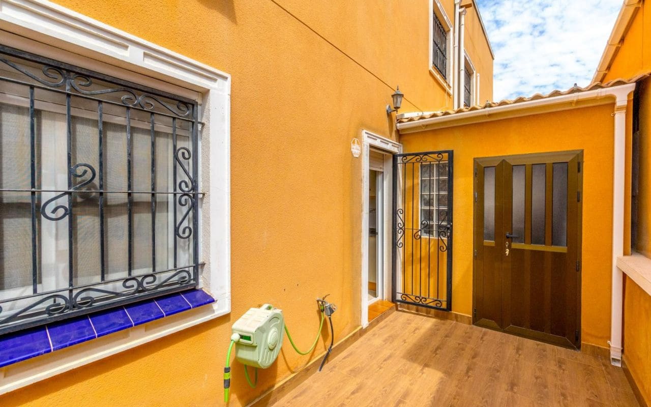 3 quarto Moradia em Banda para venda em Orihuela Costa com piscina - 219 000 € (Ref: 9153136)