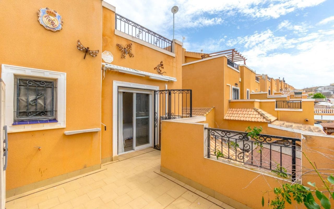 3 quarto Moradia em Banda para venda em Orihuela Costa com piscina - 219 000 € (Ref: 9153136)