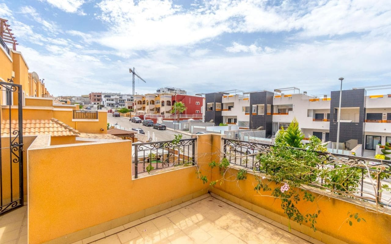3 quarto Moradia em Banda para venda em Orihuela Costa com piscina - 219 000 € (Ref: 9153136)